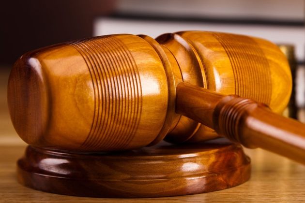 kladivo, sodišče, denar.jpg