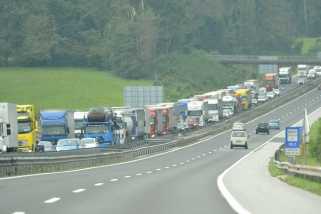 kolona-primorska-avtocesta_bobo_13.04.17.jpg
