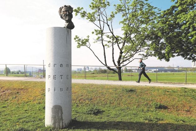 peter bozic spomenik.jpg