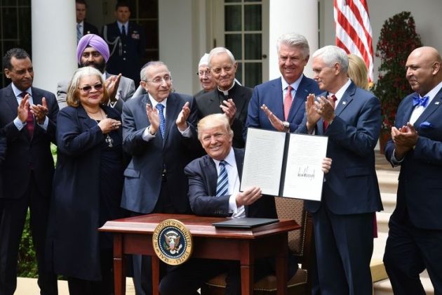 trump-zakon-podpis-vera-religija_profimedia.jpg