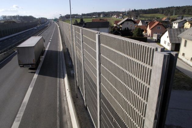 protihrupna-ograja-avtocesta_bobo.jpg