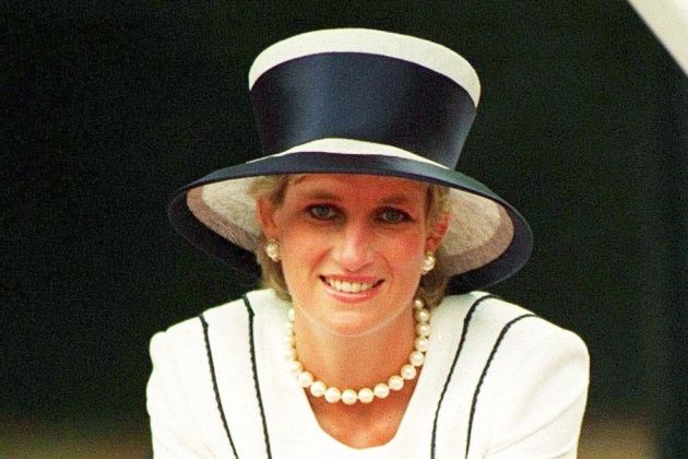 diana spencer klobuk.jpg