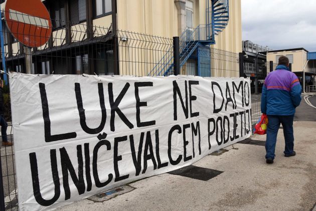 luka-koper-protest-delavci_bobo.jpg