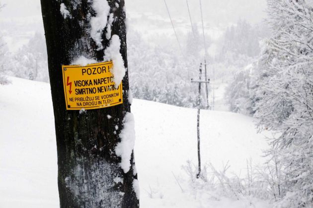 sneg, daljnovod, električni drog1.jpg