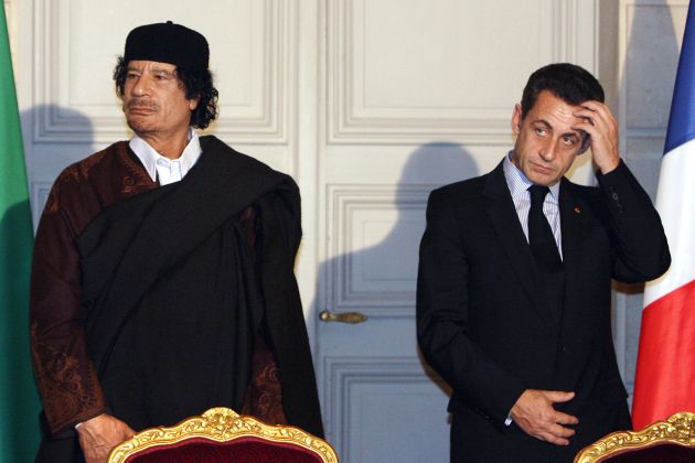 sarkozy-gadafi_re.jpg