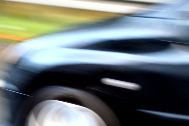 avtomobil, divjanje, prehitevanje, hitrost