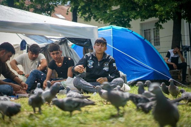 Migranti, begunci, begunski tabor Sarajevo.jpg