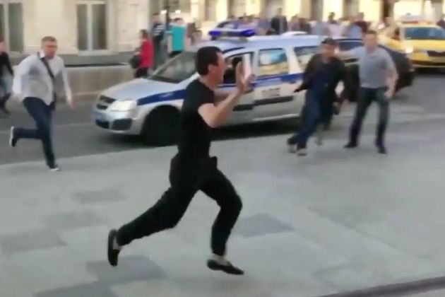 taksist moskva navijaci trcenje tw.jpg