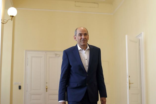 janez jansa bobo.jpg