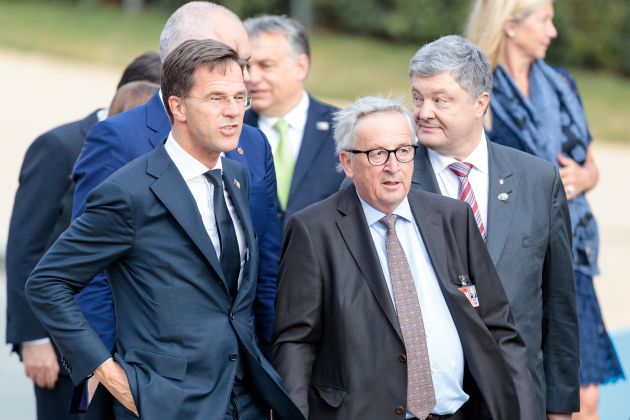 Rutte Juncker Porosenko Bruselj.jpg