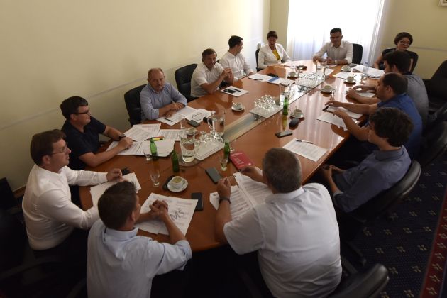 sarec mesec zidan bratusek erjavec cerar bobo.jpg