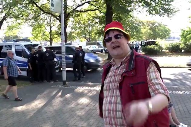 pegida afd dresden policija.jpg