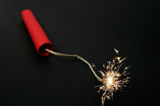 dinamit petarda eksplozija bomba pf.jpg