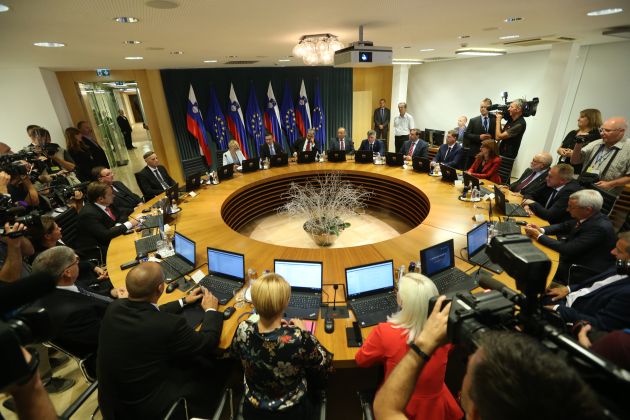 marjan sarec vlada ministri pl3.JPG