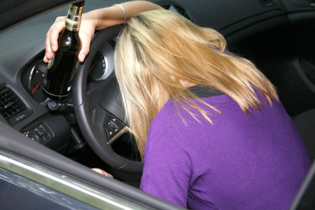 pijana voznica, alkohol.jpg