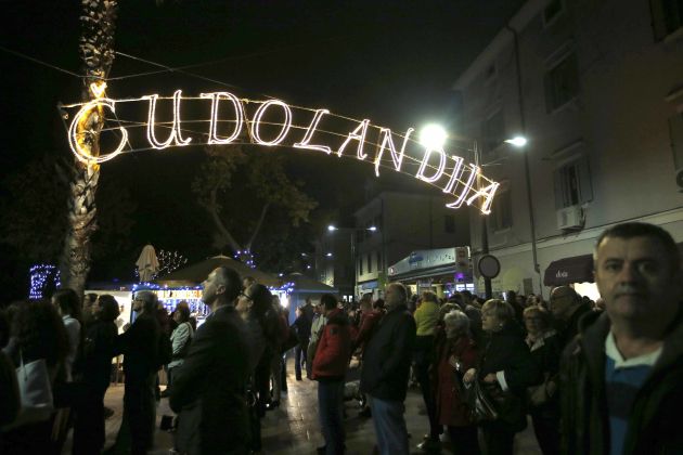 koper novoletne lucke bobo4.jpg