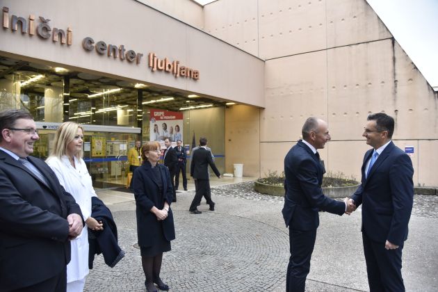 sarec fakin sabeder bobo2.jpg