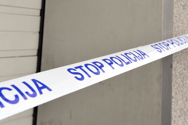 policija trak preiskava bobo.jpg