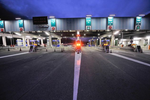 karavanke predor cestninska postaja bobo.jpg