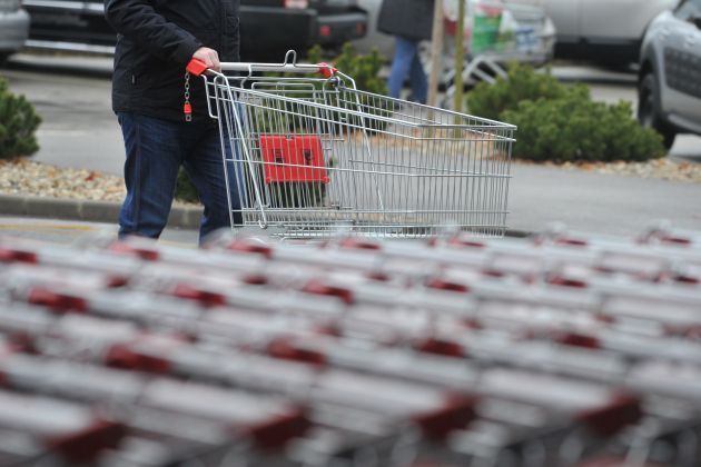 trgovina, voziček, potrošnik, nakupovanje.jpeg