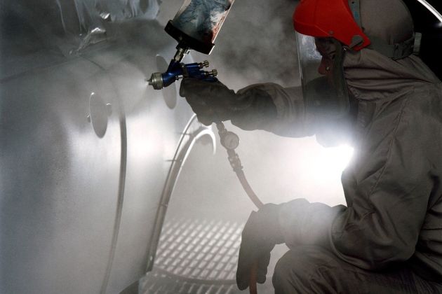 lakirnica avto lakiranje simbolicna za magna steyr.jpg