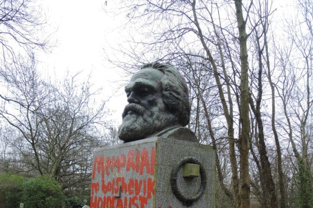 karl marx grob grafiti.jpg