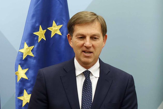 jeremy hunt miro cerar bobo.jpg