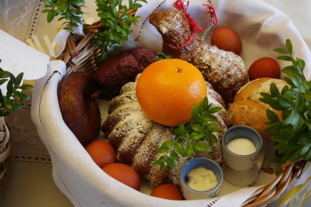 velika noc pirhi potica sunka.jpg