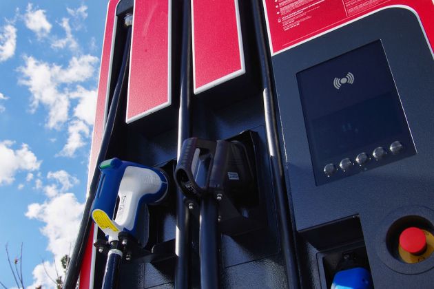 Delta polnilnica 2.JPG