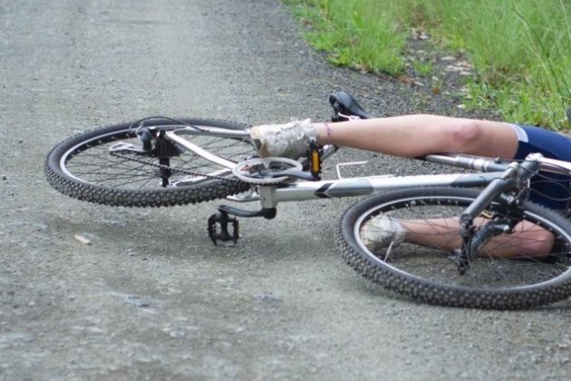 kolesarka, makadam, kolo