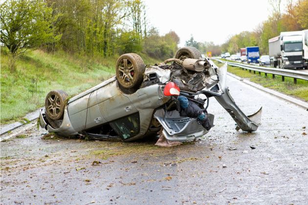 prometna nesreca avto pf.jpg
