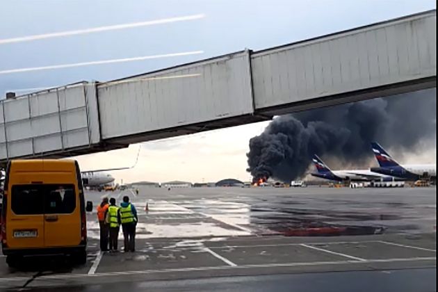 letališče Šeremetjevo, požar, letalo, suhoj, moskva