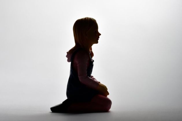 samomor, zloraba, punčka, deklica, dekle, punca,