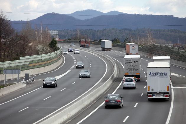 tovornjak, avtocesta.jpg