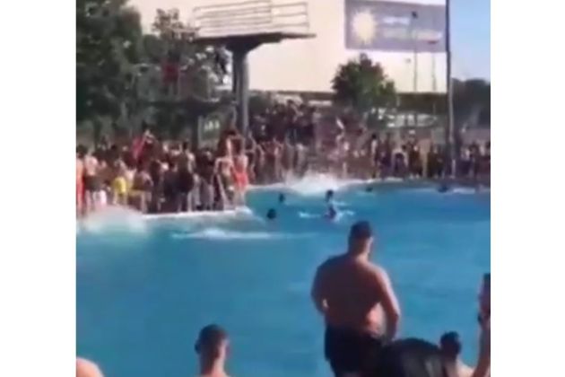 migranti bazen dusseldorf.jpg