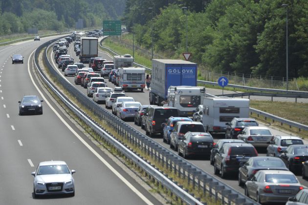 kolona avtocesta gruskovje zastoj bobo.jpg