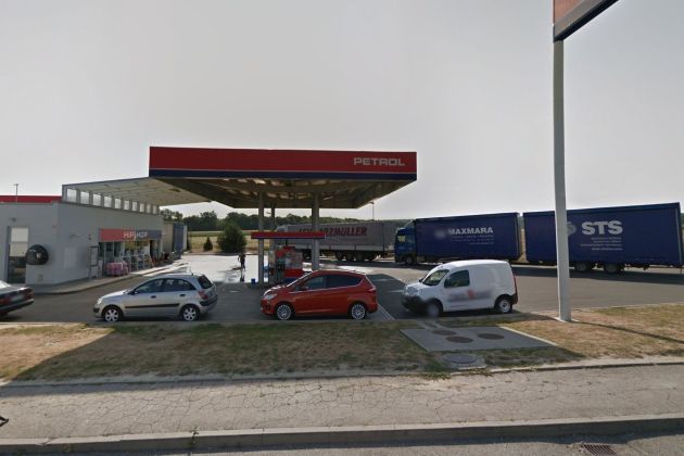 petrol bencinska crpalka dolga vas.jpg