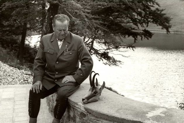 josip broz tito trofeja kozorog lobanja xx.jpg