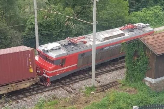 iztirjeni vlak, rimske toplice.jpg