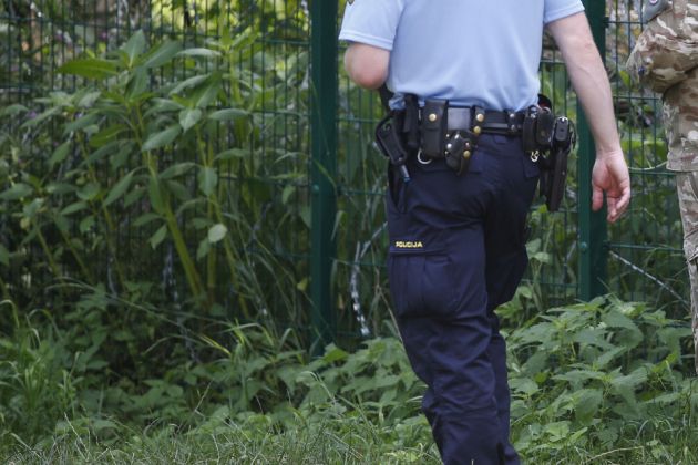 policija vojska nadzor meja bobo.jpg