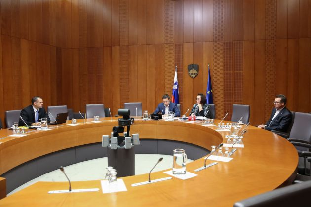 komisija dz kangler mahnic.jpg