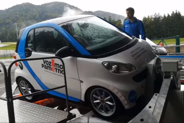 avp vozimo pametno.jpg