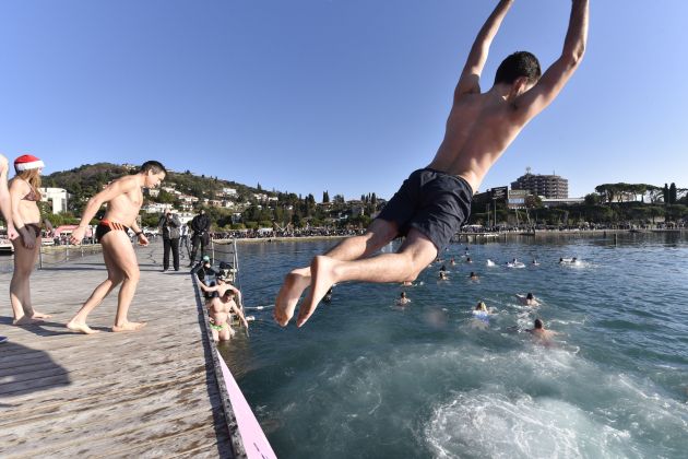portorož, skok-v-morje-1.-1.-2020