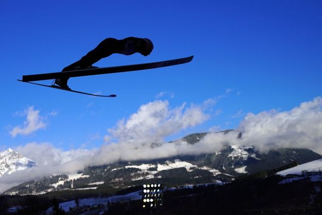 skakalec smucarski skoki bischofshofen.jpg