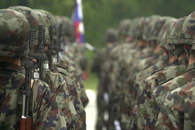 slovenska vojska vojaki naborniki 2003 bobo.jpg