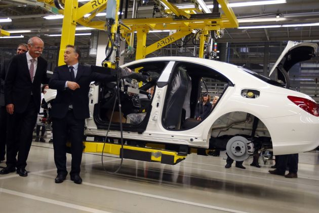 dieter zetsche viktor orban mercedes re.jpg