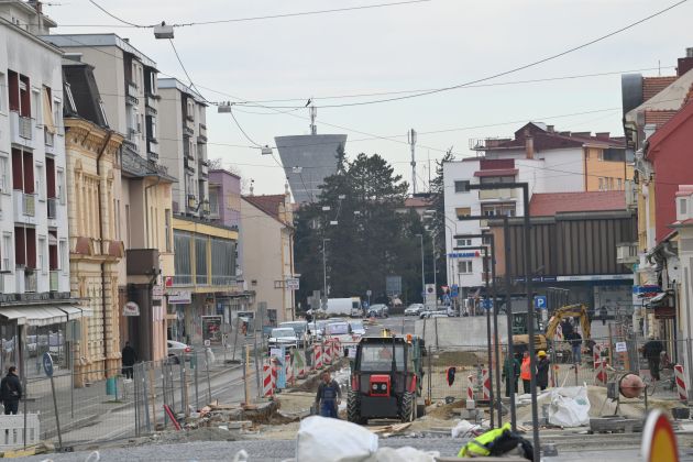slovenska-ulica, sgp-pomgrad, gradbeni-delavci, zaposlitev, gradbišče