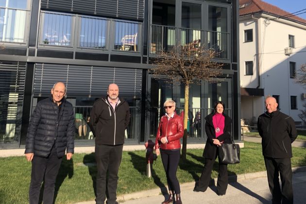 Premier Janez Janša se je seznanil z razmerami v DSO Metlika.jpg