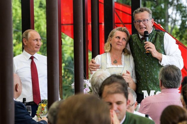 Karin Kneissl, wolfgang Meilinger, vladimir putin.jpg