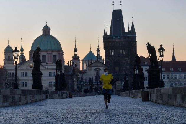 karlov most, tekač, praga.jpg